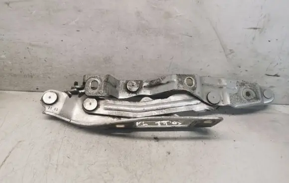 Audi TT Mk1 Engine bonnet/hood hinges 8N0823302