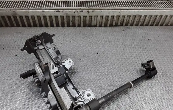 Steering wheel axle set