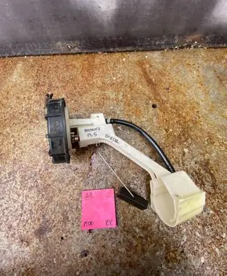 Volkswagen PASSAT B5 Fuel level sensor 220801213