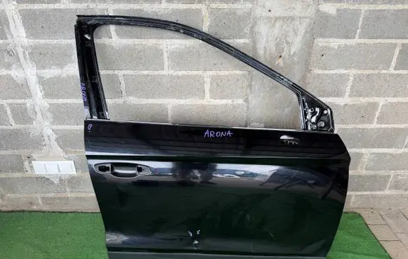 Seat Arona Front door 6F983131A