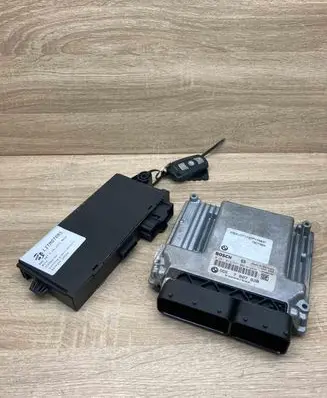 BMW 1 E81 E87 Engine ECU kit and lock set 7807828 6943834 6954808