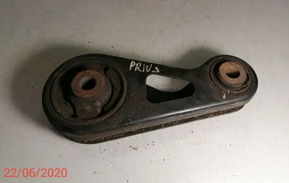 Toyota Prius (XW20) Engine mount bracket 1230921030