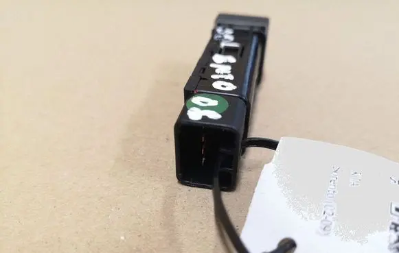 KIA Sorento Windscreen/window heater switch 621W05010 202002962