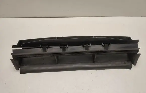 Mercedes-Benz SL R230 Intercooler air guide/duct channel A2205000016