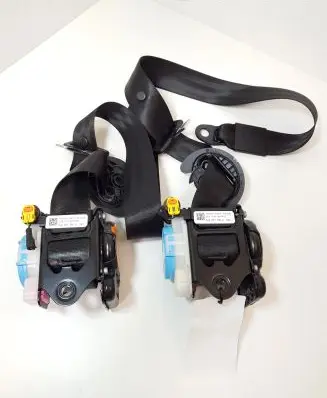 Audi Q3 8U Front seatbelt 8U0857705A 8U0857706A