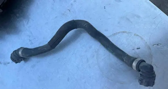 BMW 5 F10 F11 Engine coolant pipe/hose 7582895