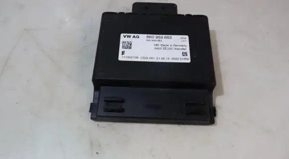 Audi A4 S4 B8 8K Voltage converter/converter module 