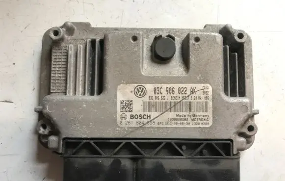 Volkswagen Jetta VI Engine control unit/module 03C906022AK