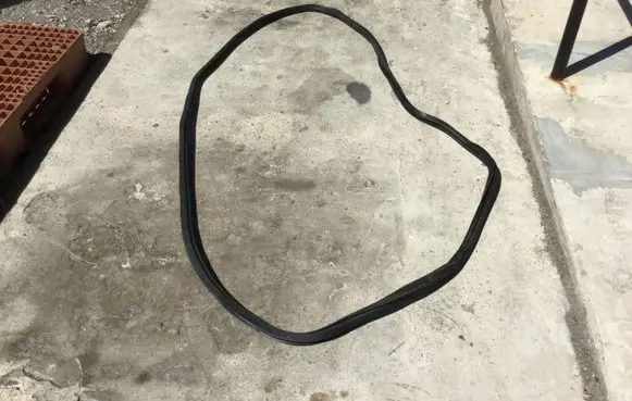 Chrysler Pacifica Rear door rubber seal (on body) OEM