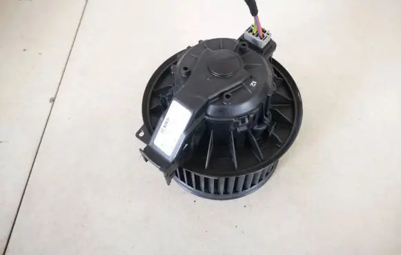 Ford Fiesta Heater fan/blower vp8e2h18456aa vp8e2h18456-aa