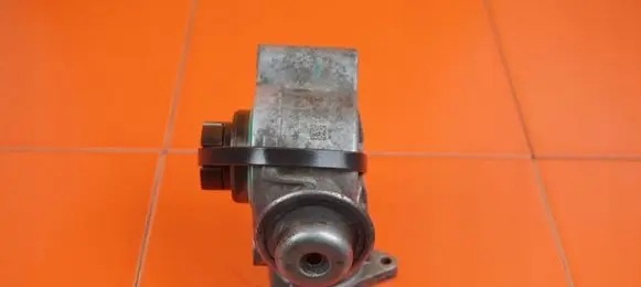 Mercedes-Benz C W204 Fuel injection high pressure pump A2710702201 271820
