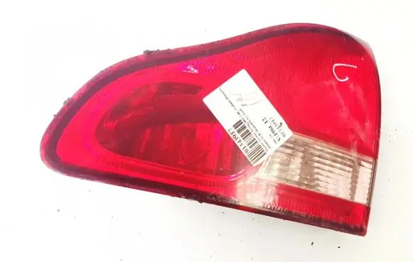 Toyota Avensis Verso Tailgate rear/tail lights