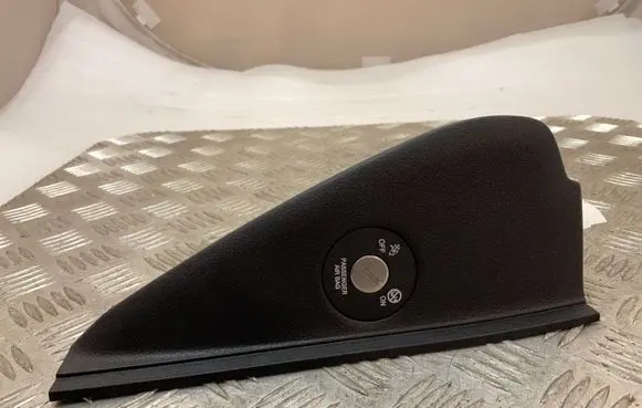 KIA Sportage Dashboard side end trim 84766F1100