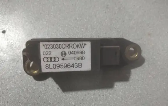 Audi A3 S3 8L Airbag deployment crash/impact sensor 8L0959643B 023030CRR0KW 040698