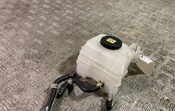 Brake fluid reservoir