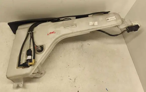 Jeep Grand Cherokee WL Windshield washer fluid reservoir/tank P68377067AB 68377067AB