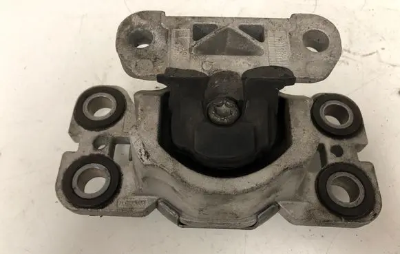 Volvo S80 Engine mount bracket 3131687502