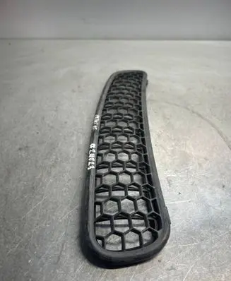 Mini One - Cooper R50 - 53 Front bumper upper radiator grill 51131490374