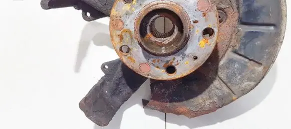 Skoda Octavia Mk2 (1Z) Front wheel hub