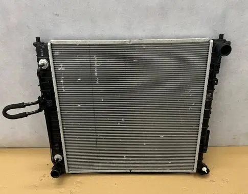 Hyundai Staria Coolant radiator 25310CG060 A51488823