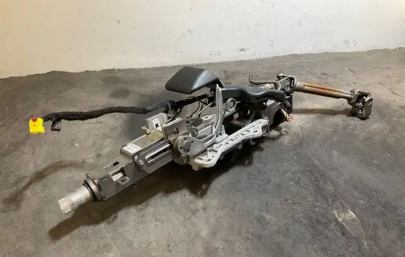 Volkswagen PASSAT B7 Steering wheel axle