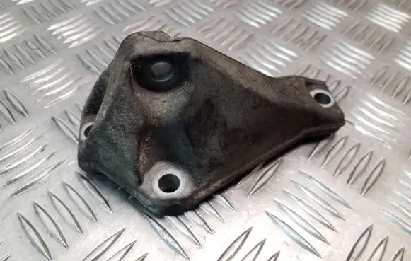 BMW 1 E81 E87 Fuel pump bracket 7804376