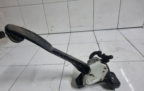 Volvo S80 Accelerator throttle pedal 30683516 6PV00853712
