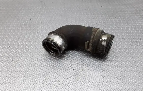 Volkswagen Golf V Intercooler hose/pipe 038131111A