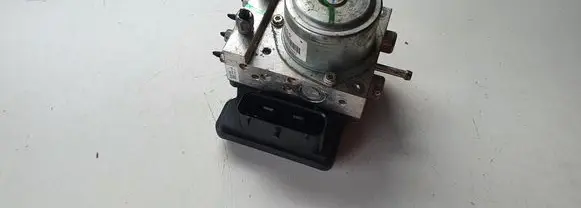 Nissan Leaf I (ZE0) ABS Pump