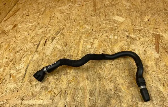 BMW 1 F40 Engine coolant pipe/hose 6832801