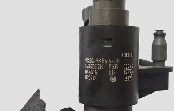 Jaguar XF X250 Fuel injector 9X2Q9K546DB 0445116013