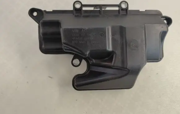 Audi Q7 4M Vacuum air tank 06M131541C