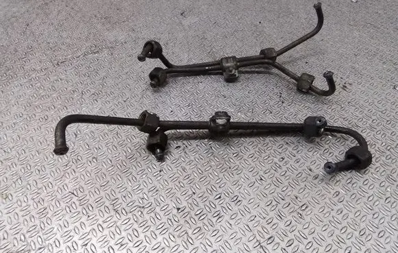 Volkswagen Polo Fuel injector supply line/pipe 