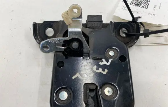 Audi A3 S3 8P Tailgate/trunk/boot lock/catch/latch 8P3827505