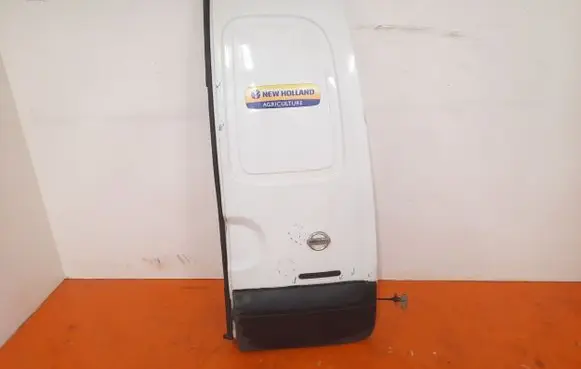 Nissan Kubistar Rear door