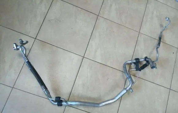 Peugeot 5008 II Air conditioning (A/C) pipe/hose 9831702280 NE67918
