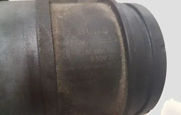 BMW 1 E81 E87 Mass air flow meter 0281006146