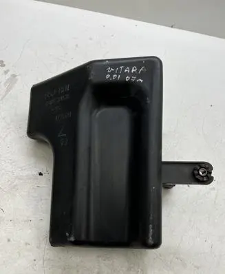 Suzuki Grand Vitara II Intake resonator 