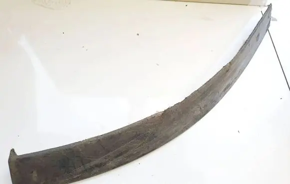 Front bumper lip