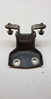 Chevrolet Aveo Front door upper hinge