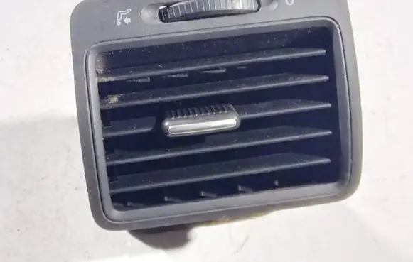 Volkswagen Golf V Dash center air vent grill 1k0819710