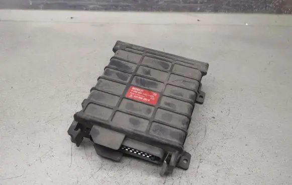Volkswagen Golf II Engine control unit/module 0280800042 321906263B