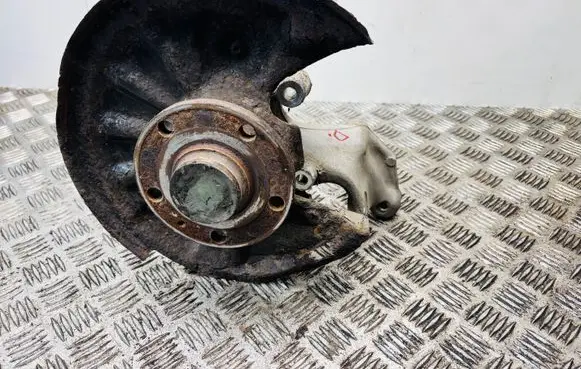 Volkswagen PASSAT B8 Rear wheel hub 