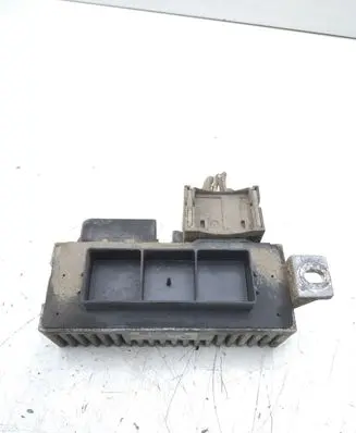 Renault Scenic III - Grand scenic III Glow plug pre-heat relay 8200558438A