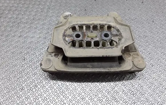 Audi A6 S6 C6 4F Engine mount bracket