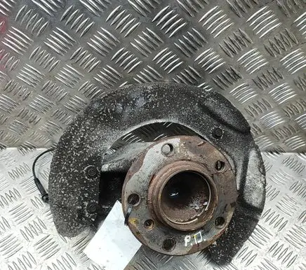 BMW 2 F22 F23 Front wheel hub 6792286