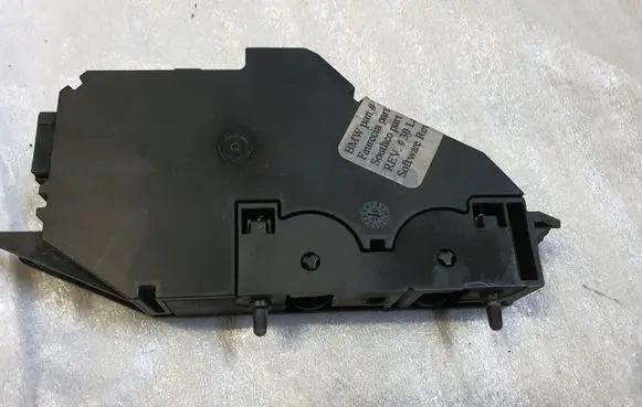BMW X5 E70 Glove box lock 7161766 70P117702 EM99113