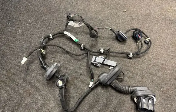 Jeep Grand Cherokee WL Rear door wiring loom P68500335AD TXX3371BE729 TX3371BE729