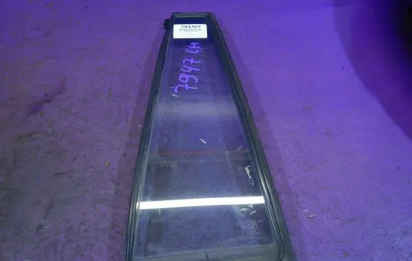 Mazda Demio Front door window glass four-door