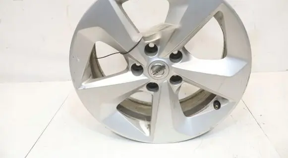 Nissan Qashqai R17 alloy rim 